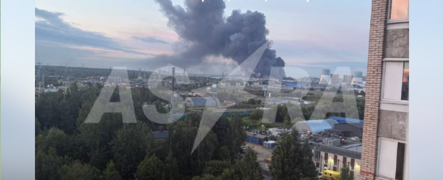 Атака БПЛА ВСУ на Санкт-Петербург ночью 24 июля, пылает крупнейший склад Wildberries в Питере